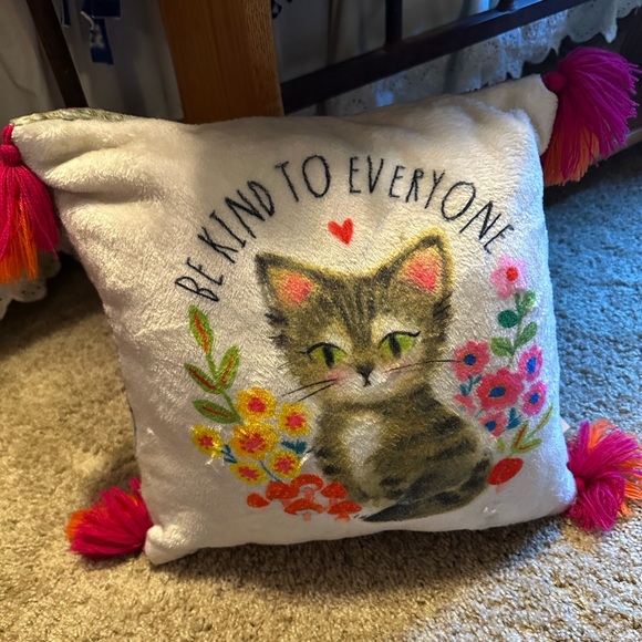 Natural Life bed or couch decorative pillow - Picture 2 of 2